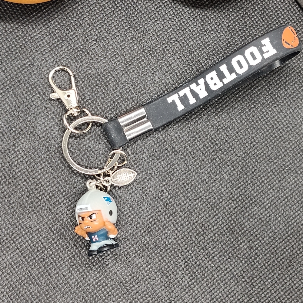 🏈 NFL PATRIOTS #54 BRUSCHI TEENYMATES CUSTOM KEYCHAIN